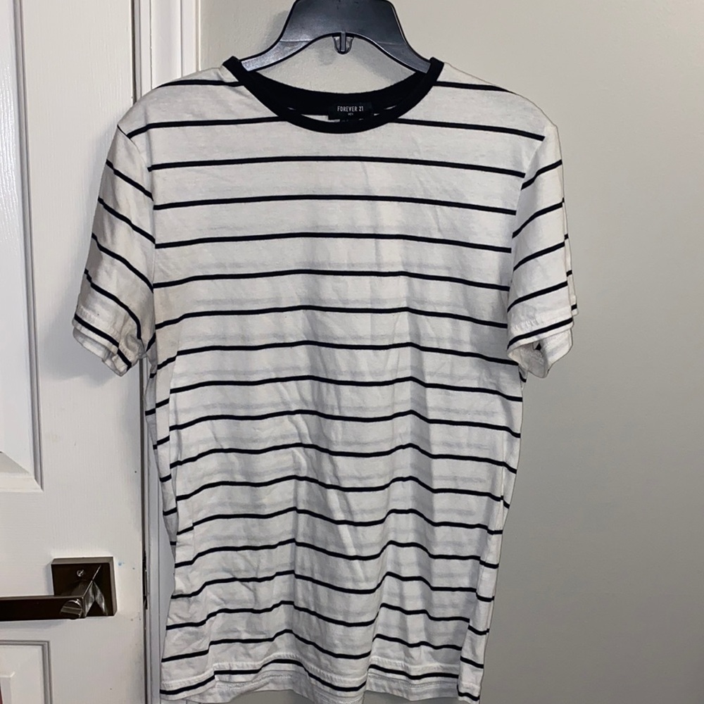Black i& White Striped Shirt🖤🤍